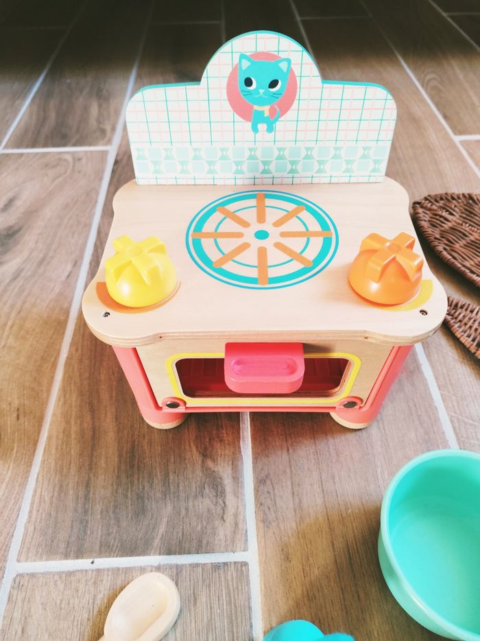 🍳Dinette four kitchenette en bois avec accessoires marque Djeco - photo numéro 5