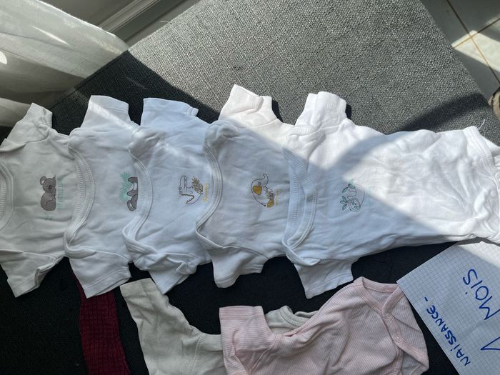 Lot naissance - 1 mois bodies fille - photo numéro 3