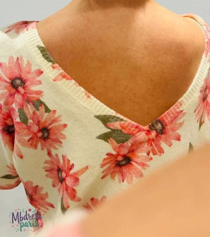 Joli pull femme fleuri dos nu TU 36/42 col V