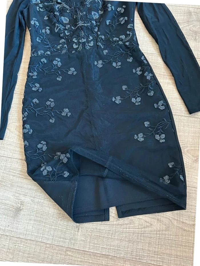 Robe noire et argentée à manches longues Lipsy London taille 38 jamais portée - photo numéro 16