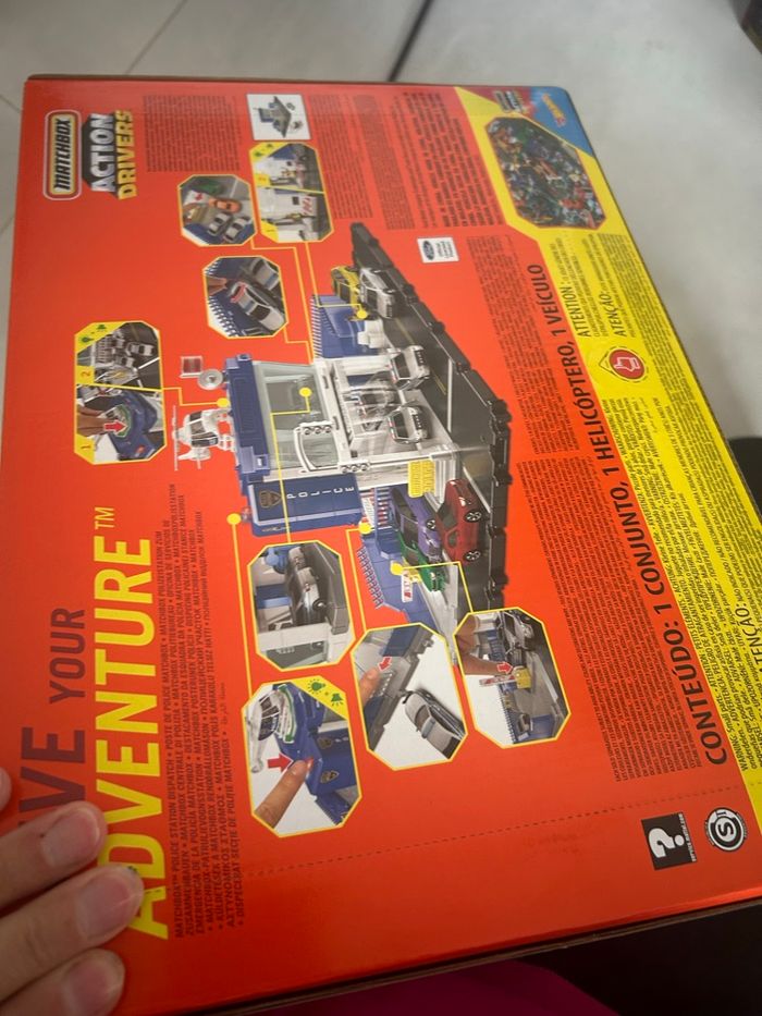 Quoersrti Matchbox Matchbox de police Station de jeu avec 1 hélicoptère Matchbox et 1 voiture de police Matchbox Ford, avec lumières et sons - photo numéro 2