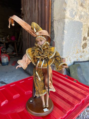 Arlequin en porcelaine