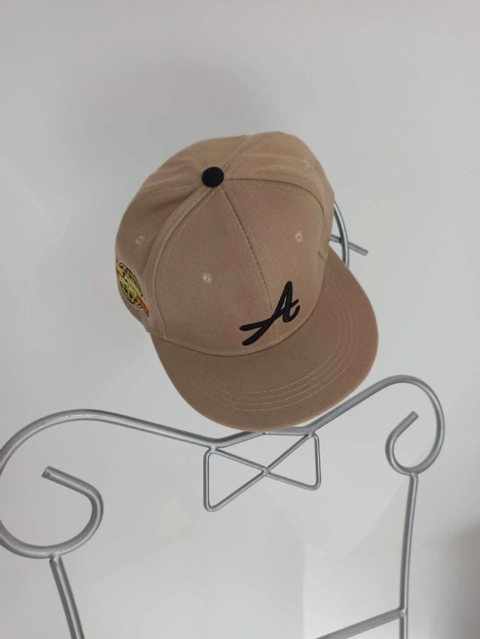 Casquette avec la lettre A - photo numéro 2