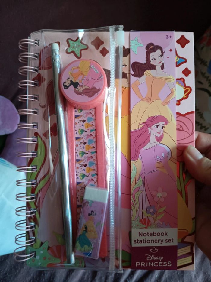 Set de dessin idéal pour les vacances pas de vinted go