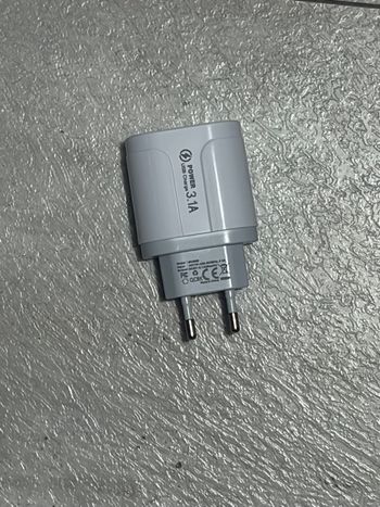 Chargeur USB quadruple 