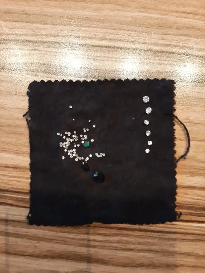 Plusieurs diamants, 2 saphirs et une émeraude - photo numéro 5