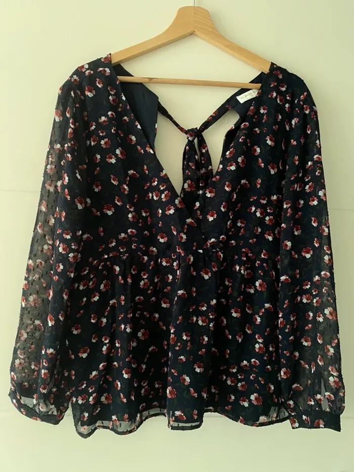 Blouse fleurie décolleté cache-coeur forme péplum La petite étoile - Taille 3 (40) - photo numéro 3