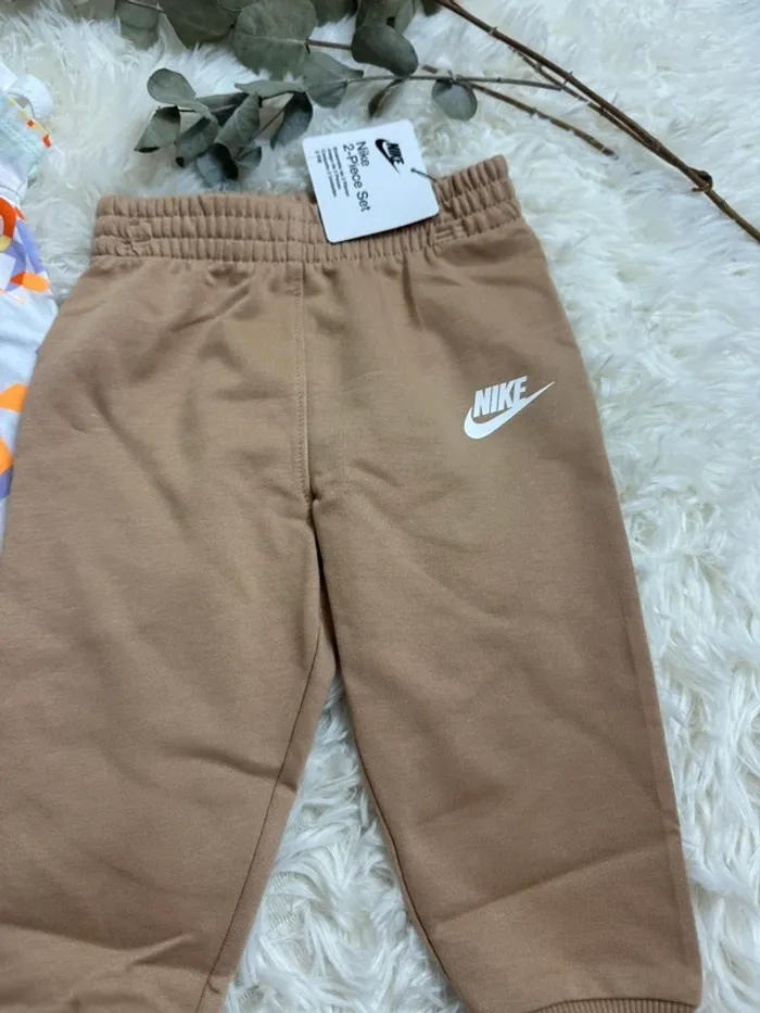 Ensemble pantalon body Nike taille 9 mois - photo numéro 3
