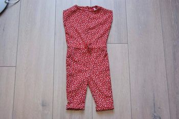 Tres belle combinaison rouge et blanc. Fille 6 mois. Marque Orchestra