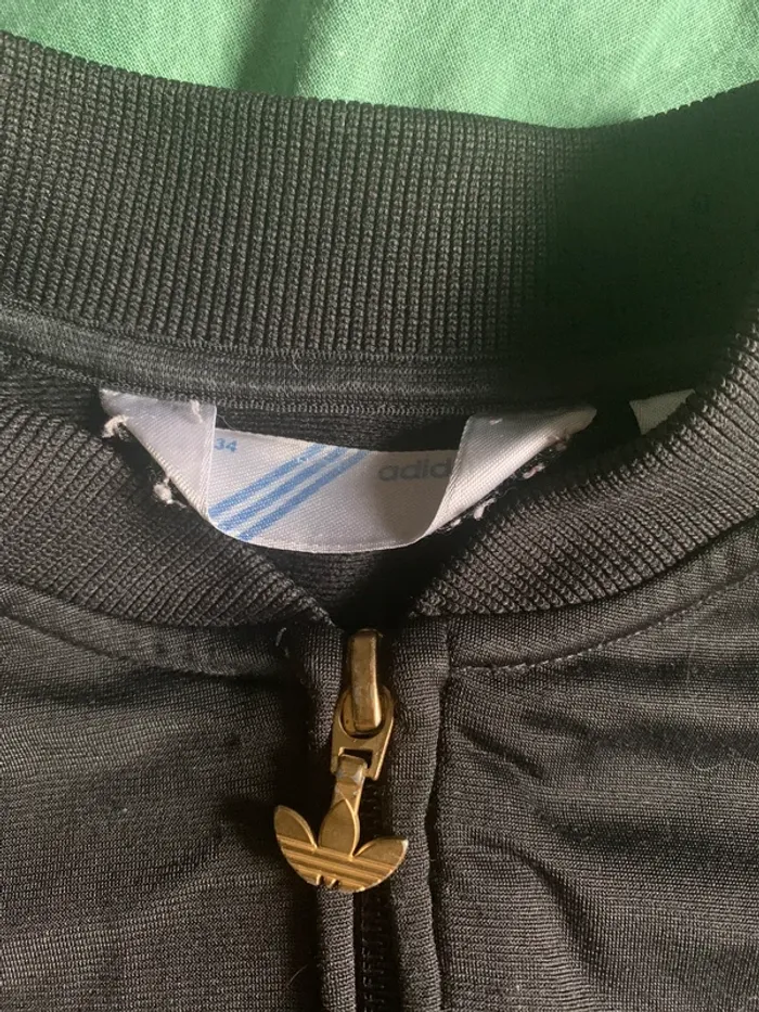 Gilet adidas doré et noir - photo numéro 3