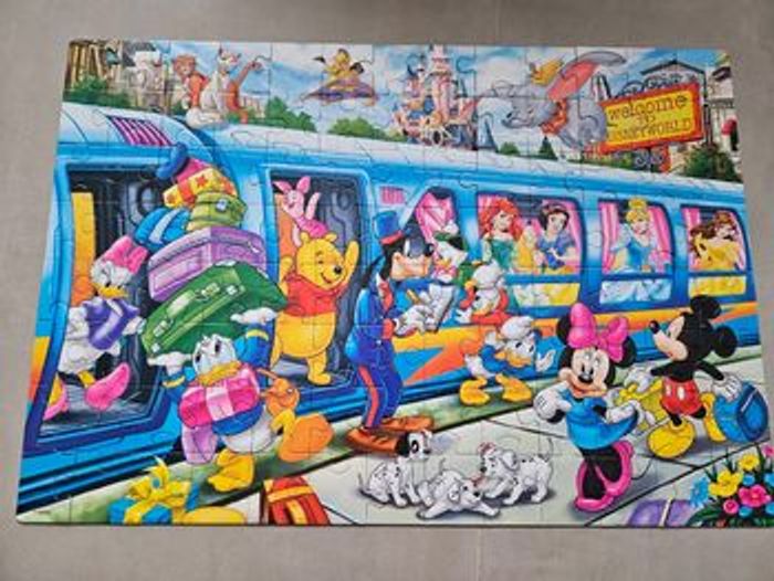 Puzzle Disney 104 pièces Clementoni