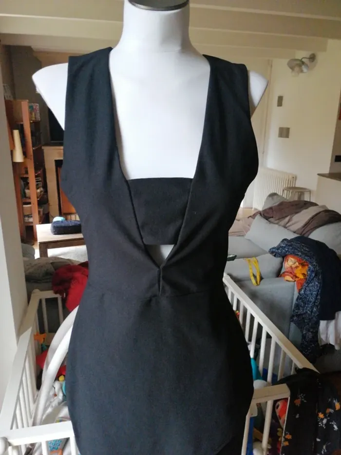 Robe noire sans manche missguided taille 40 - photo numéro 2