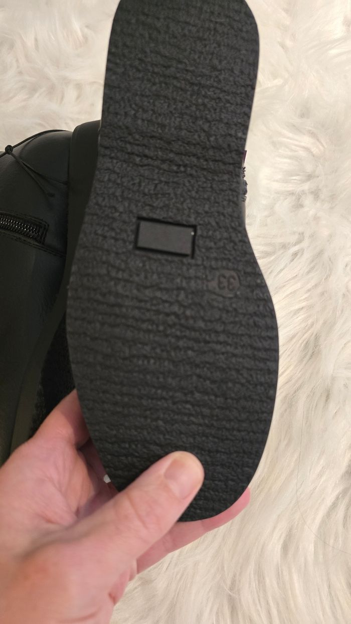 Neuves (non portées)👌👌 😍🤩⚘️🩷deux paires de bottines fille pointure 33 😍🤩⚘️🩷 - photo numéro 7