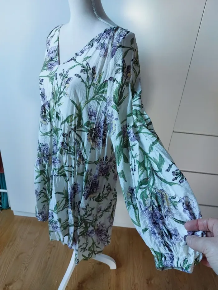 Très jolie robe légère fleurie volantée - photo numéro 3