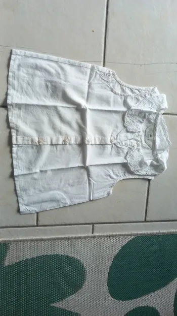 Chemisier blanc h&M brodée sans manches