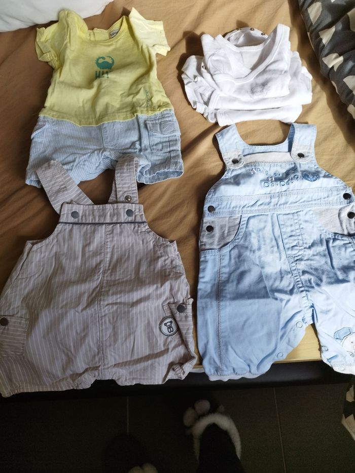 Lot de vêtements 1 mois - photo numéro 2