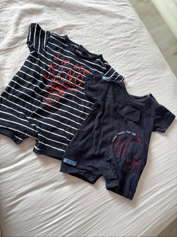 2 salopettes pour bébé de 3 mois.