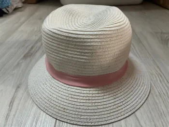 Chapeau élégant fille