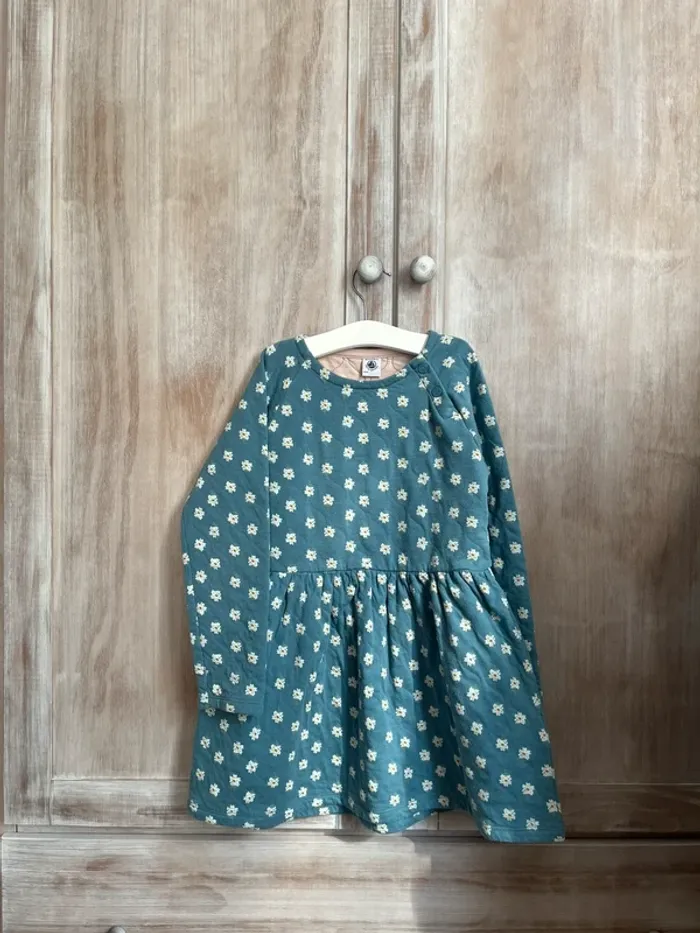 Robe chaude et souple t. 8 ans
