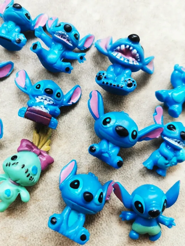 Lot de 12 figurines personnages Stitch en plastique - photo numéro 3