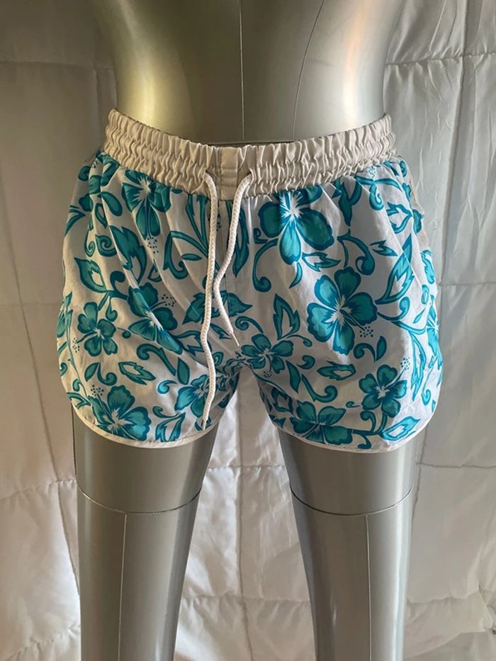 Autre short sans marque blanc taille Xl