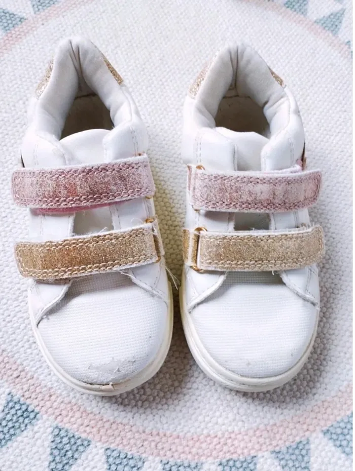 Lot de 2 paires de baskets T26 Bon État - photo numéro 9