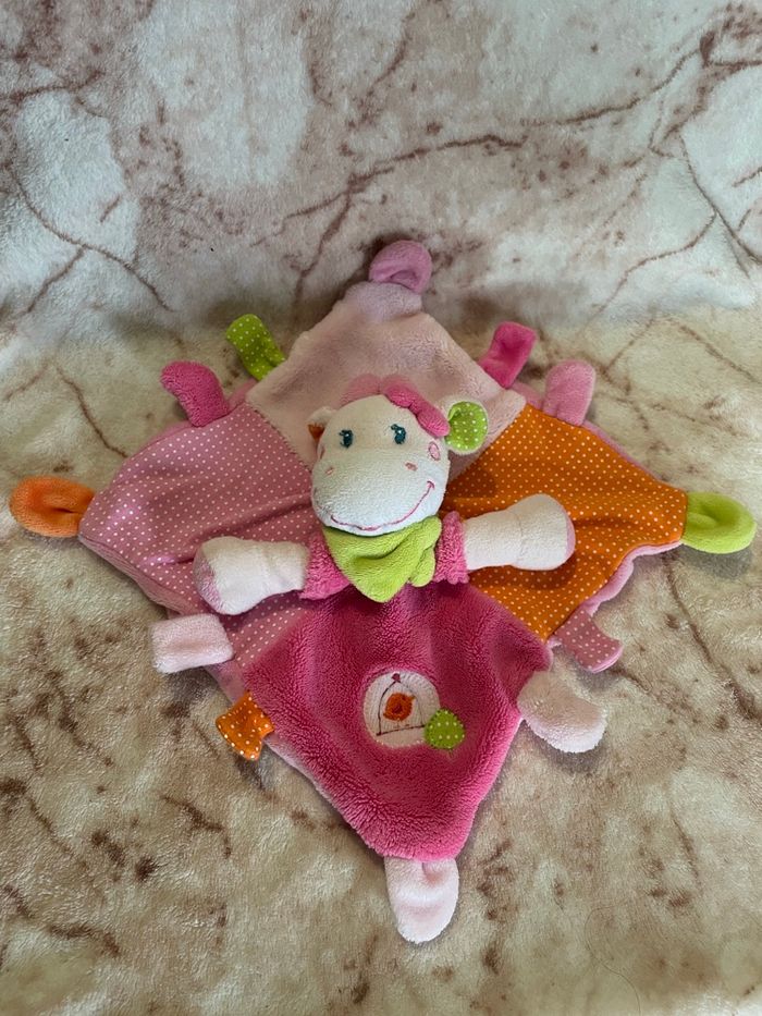 Doudou plat vache rose orange foulard vert oiseau en cage Nicotoy