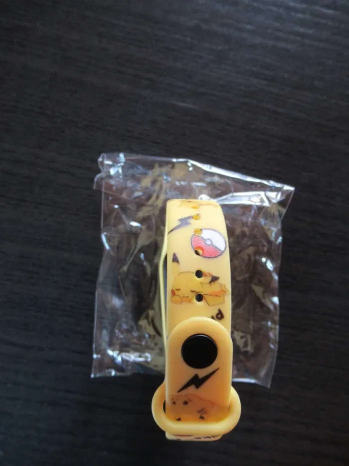 Montre numérique / digitale Pikachu Pokémon neuve jaune - photo numéro 4
