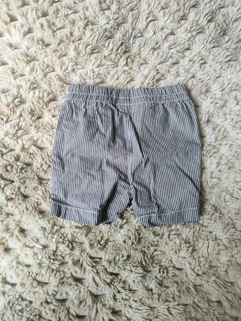 Short bébé neuf