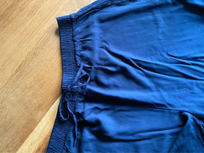 Short noir fluide taille 44 - photo numéro 4