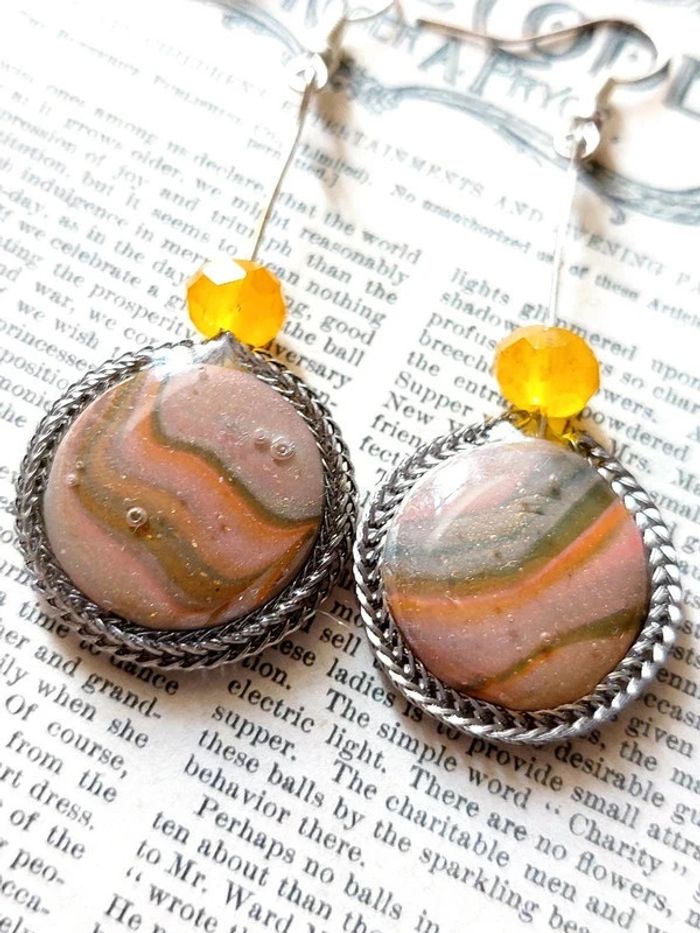 Magnifique paire de boucles d'oreilles pendantes - photo numéro 3