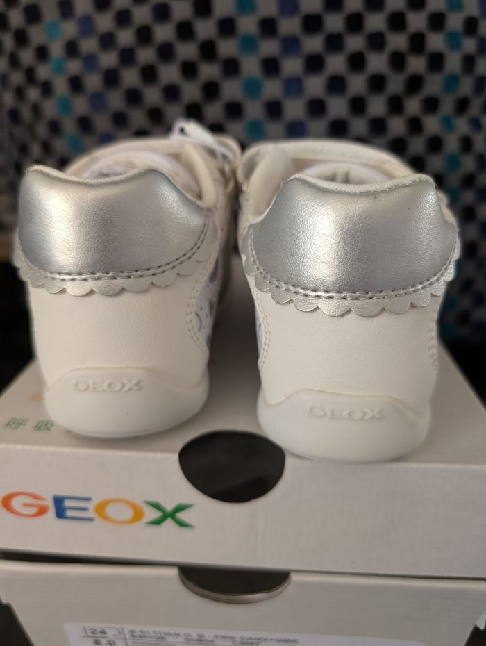 Chaussures fille. Taille 24. Neuf. Geox - photo numéro 3