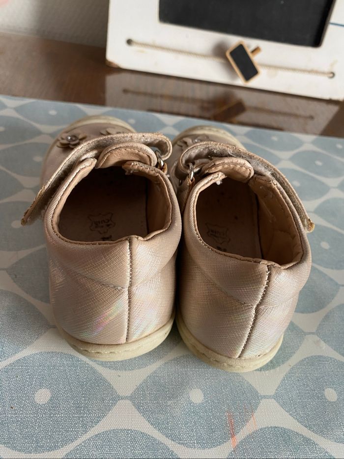 Chaussure fille taille 22 - photo numéro 5