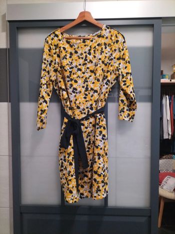 Robe tachetée jaune