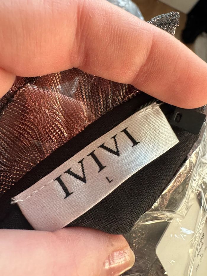 Magnifique robe manches longues noir fleuries brillant taille L - photo numéro 7