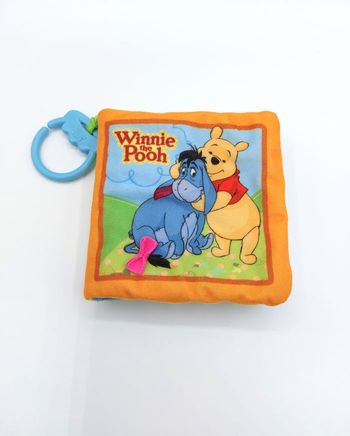Livre jouet tissu Winnie l’ourson Disney the pooh activité éveil bébé
