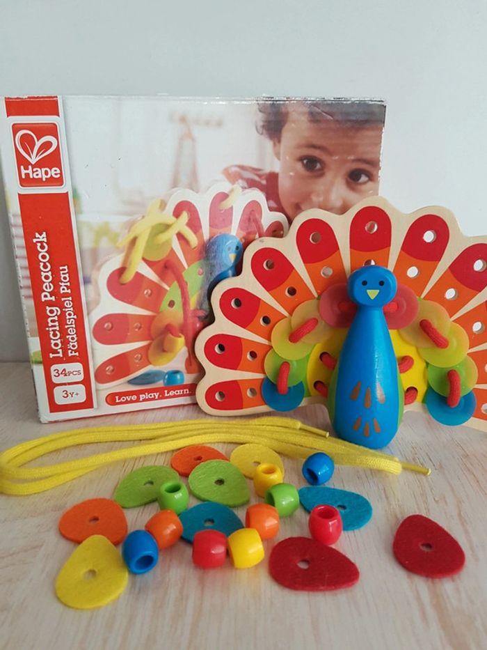 Lacing peacock jeu de laçage en bois Hape - photo numéro 12