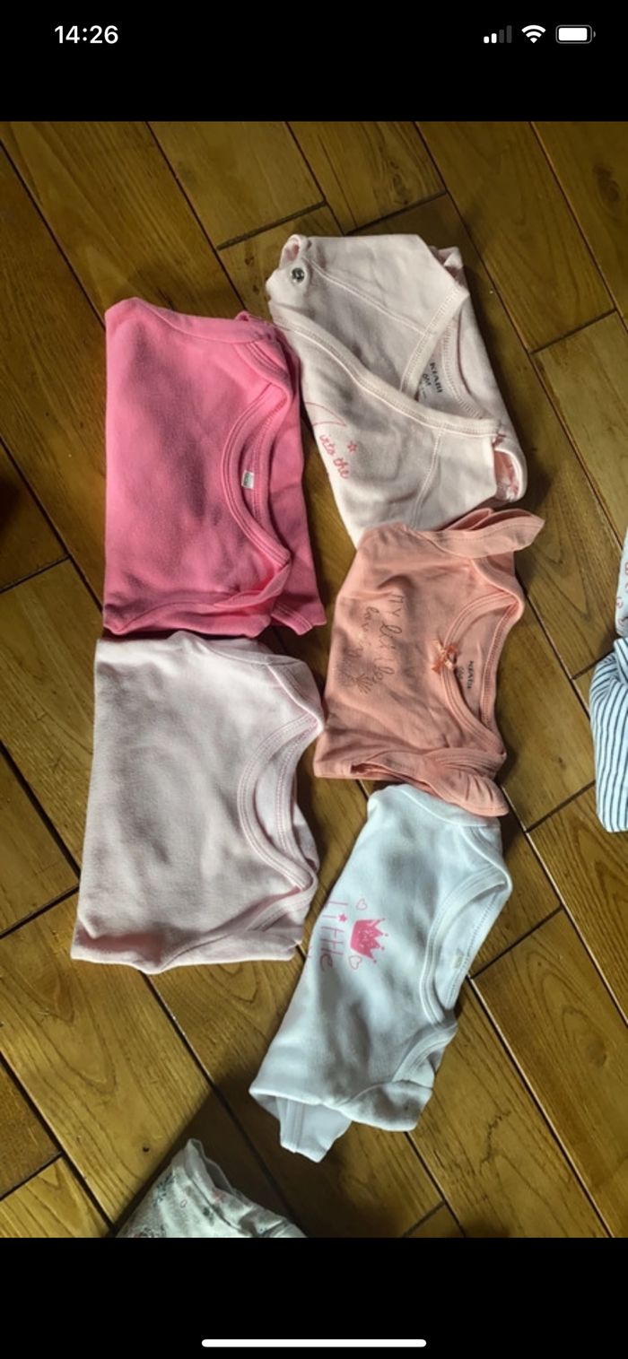 Lot vêtements 6 mois - photo numéro 3