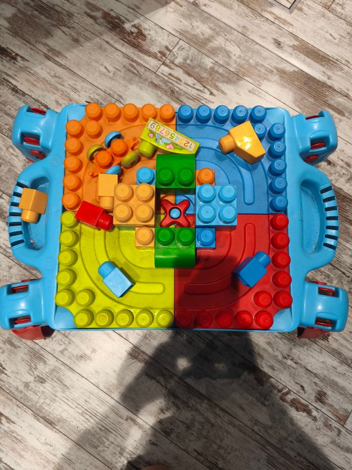 Table lego