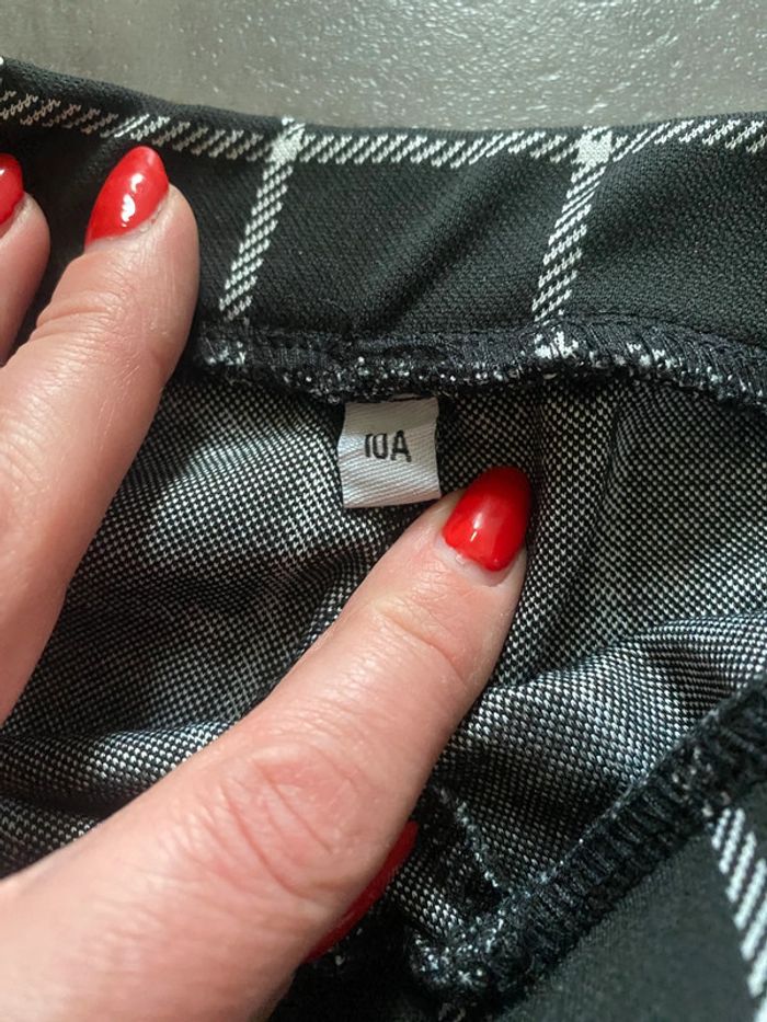Pantalon neuf 10 ans - photo numéro 3