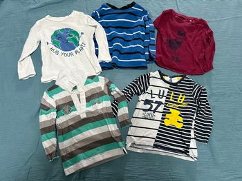 Pack à rayures : salopettes, t-shirt et pulls
