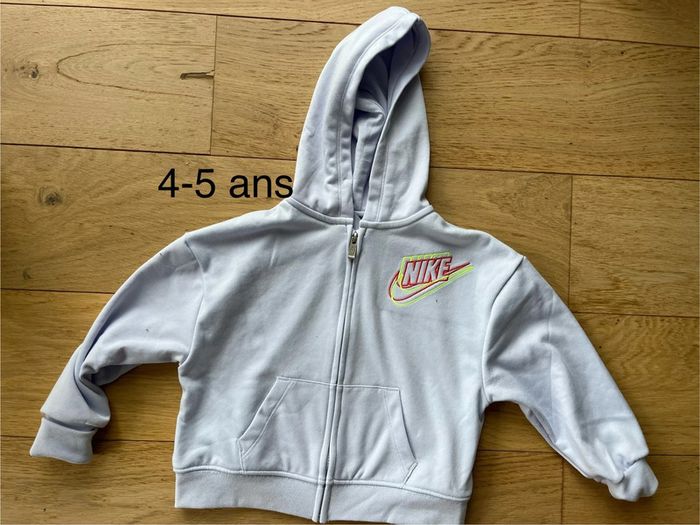 Gilet zippé Nike parme lilas 4-5 ans