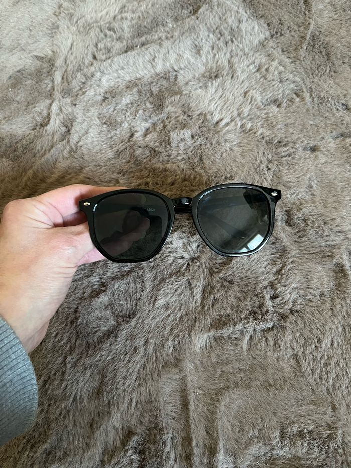 Lunette de soleil femme