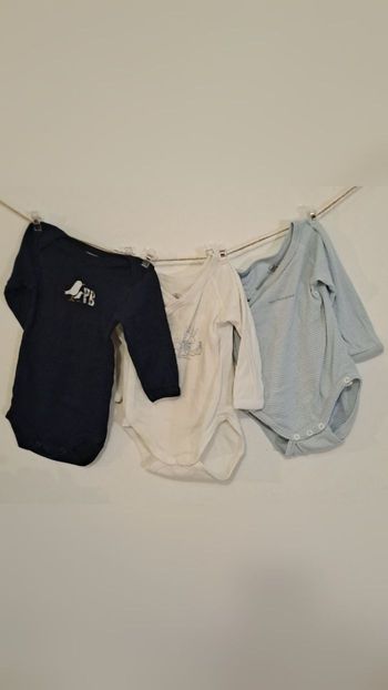 Lot 3 bodies 3 mois bébé 