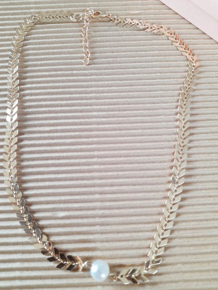 Collier V et perle - photo numéro 2