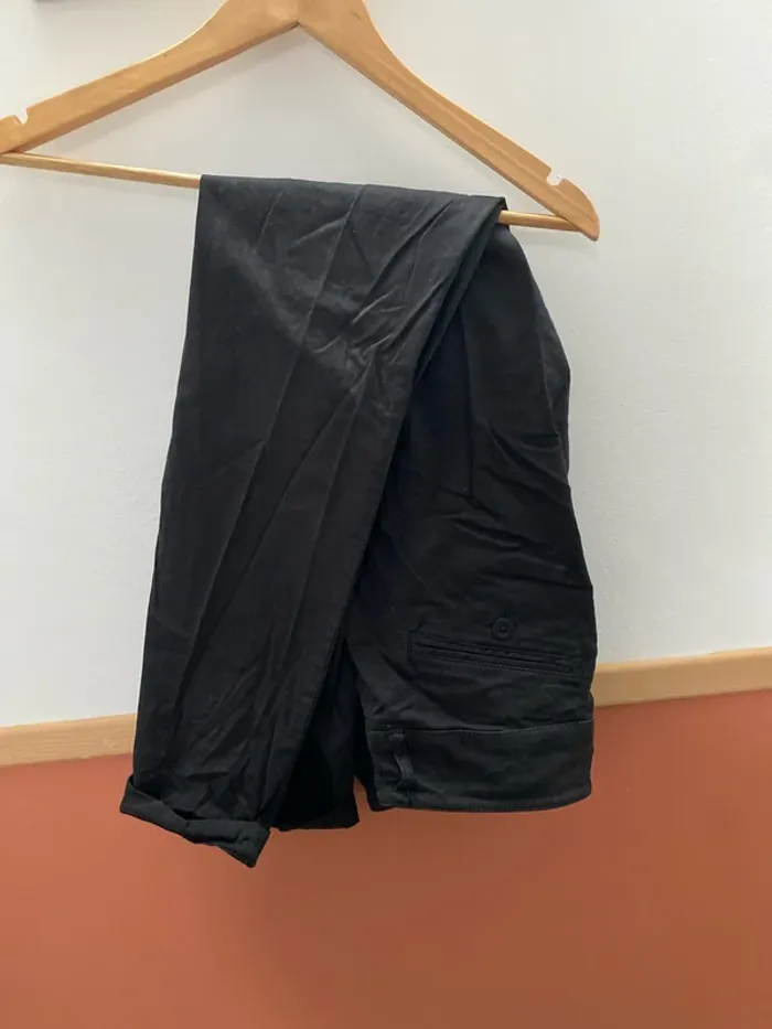 Pantalon chino noir on You - photo numéro 3
