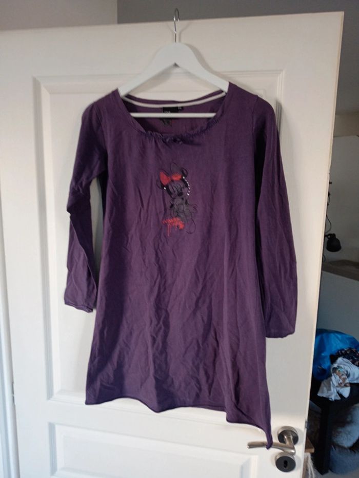 Chemise de nuit Winnie mouse Disney taille 13 14 ans coloris violette