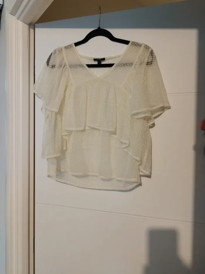 Blouse à volant écru "Kiabi" taille 34/36 - photo numéro 7