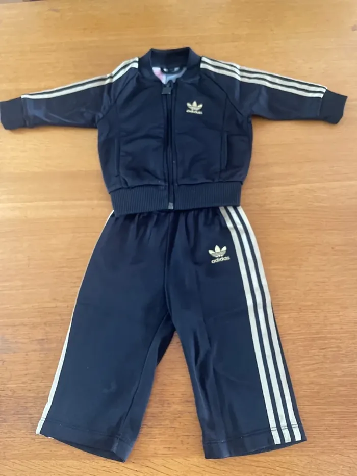 Survêtement adidas 12 mois
