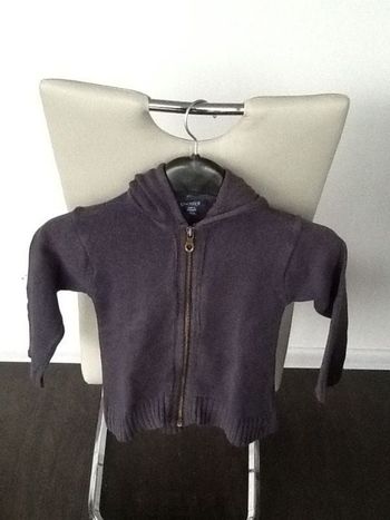 Gilet à capuche bleu marine